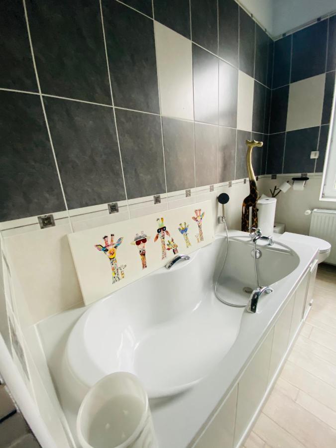 Hypolite Bed and Breakfast Avesnes-sur-Helpe Eksteriør billede